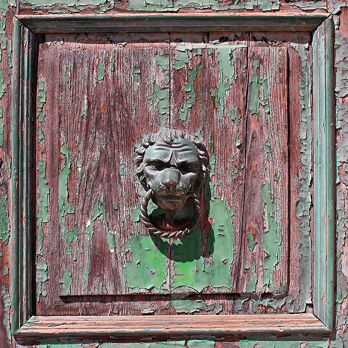 104 Dettaglio di porta.jpg